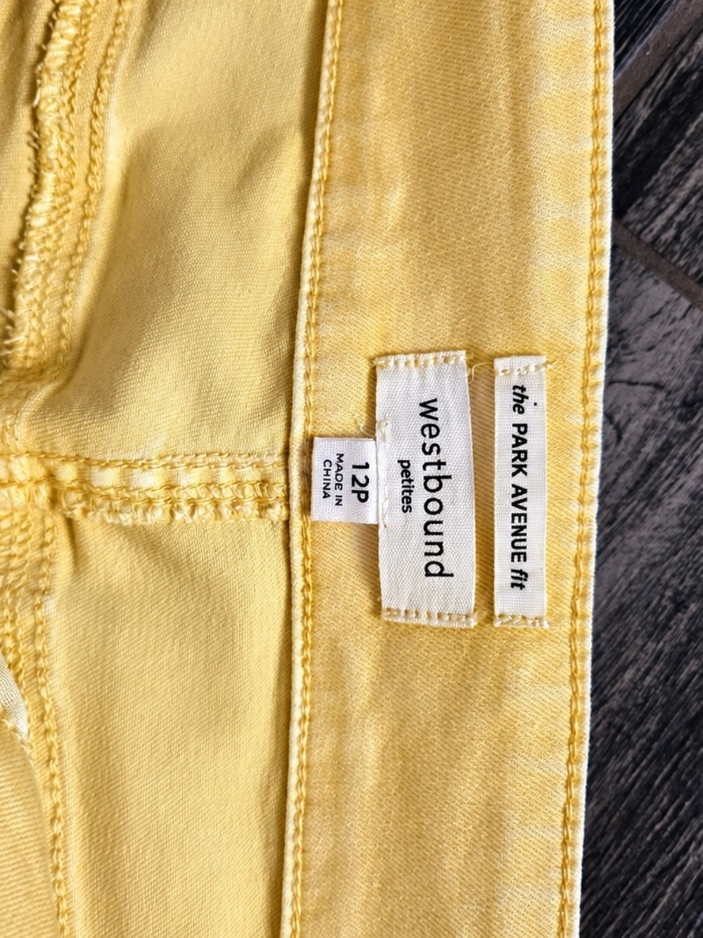 Westbound Petites Women’s Yellow Bermuda Shorts Size 12P Stretch Mid Rise - Picture 4 of 5